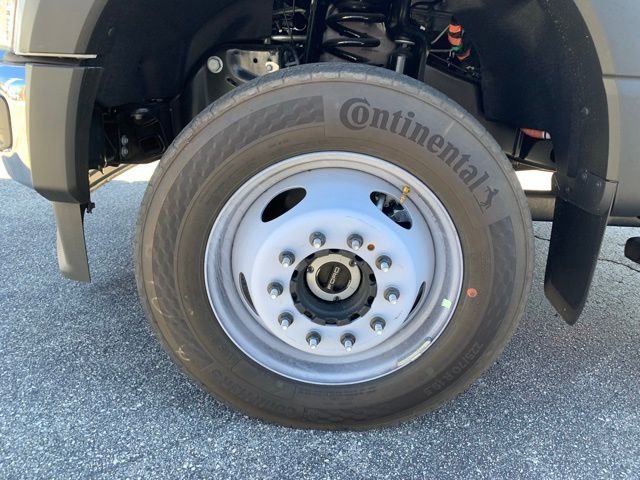 New 2025 Ford F550 4x4 Regular Cab Super Duty image 9