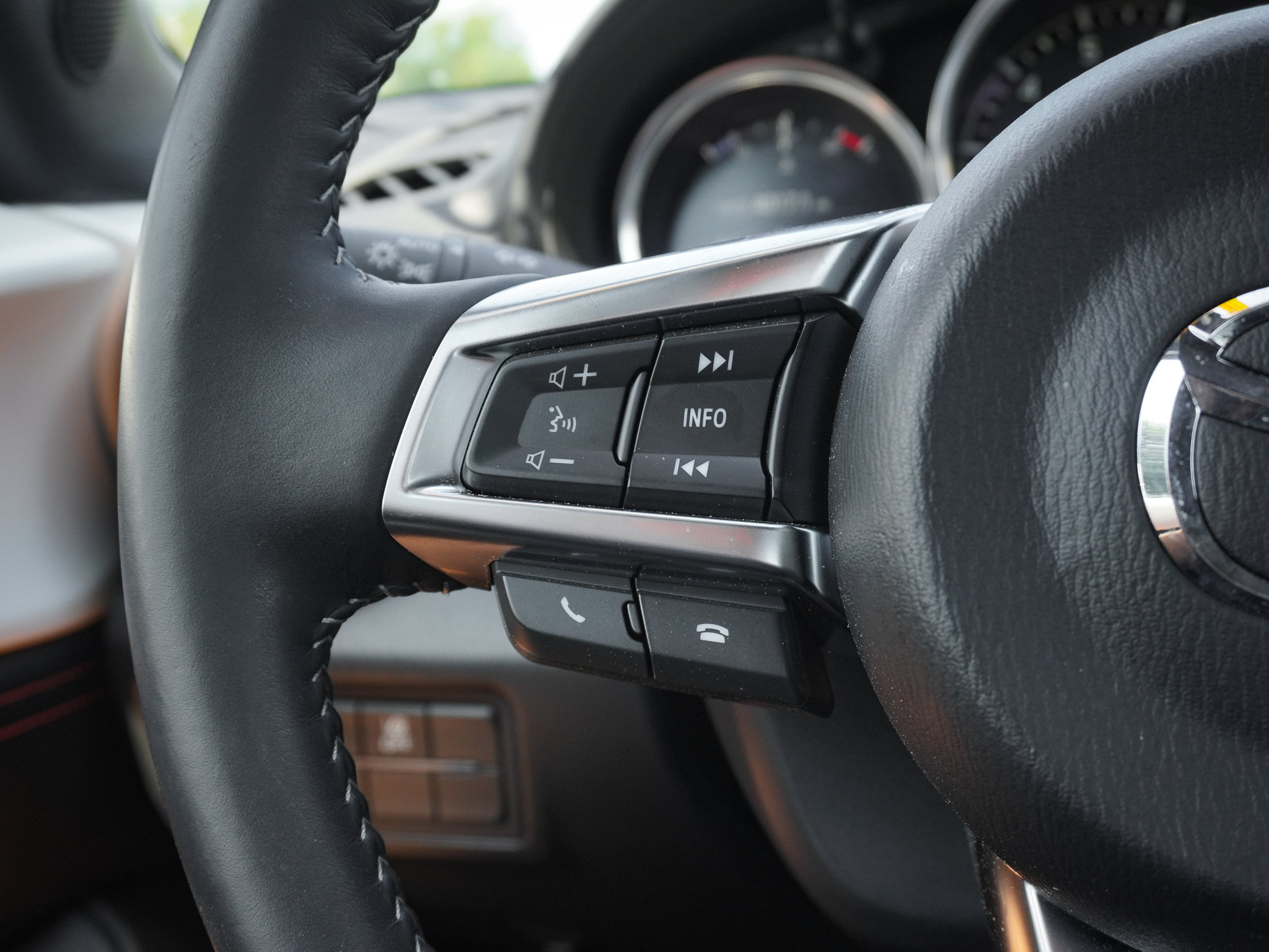 Used 2022 MAZDA MX-5 Miata RF Grand Touring RWD image 19
