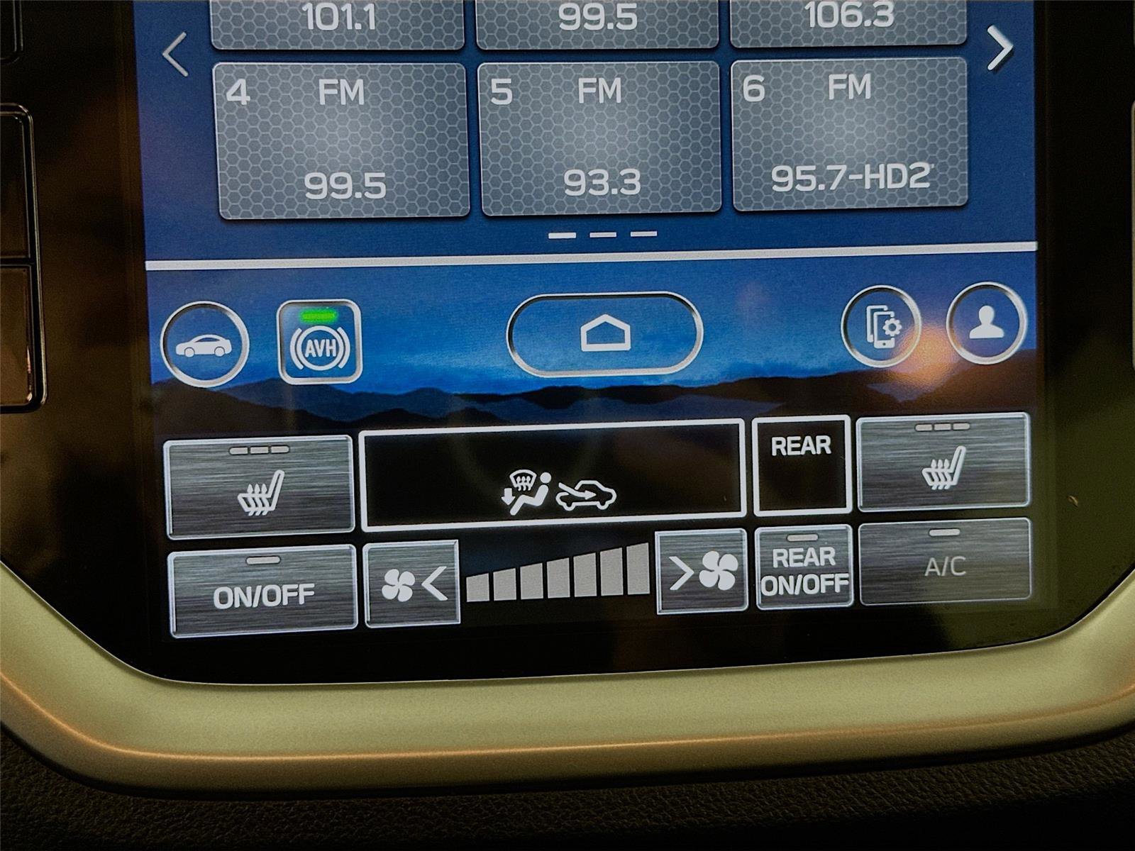 Used 2024 Subaru Ascent Premium w/ Convenience Package image 9