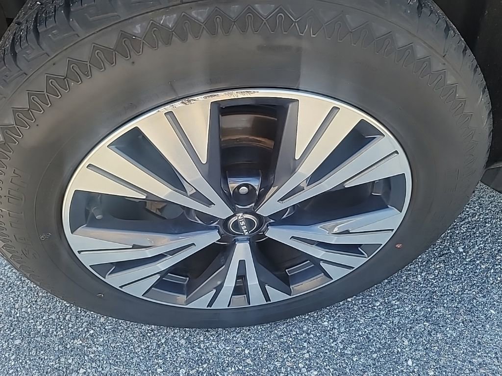 Used 2022 Nissan Rogue SV image 5