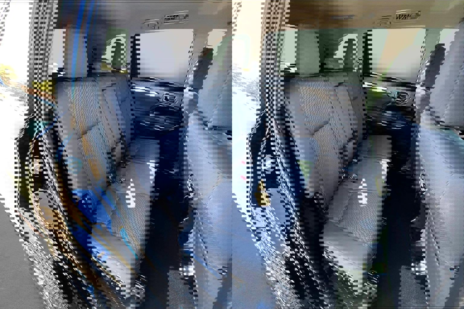 Used 2019 Toyota Highlander LE image 25