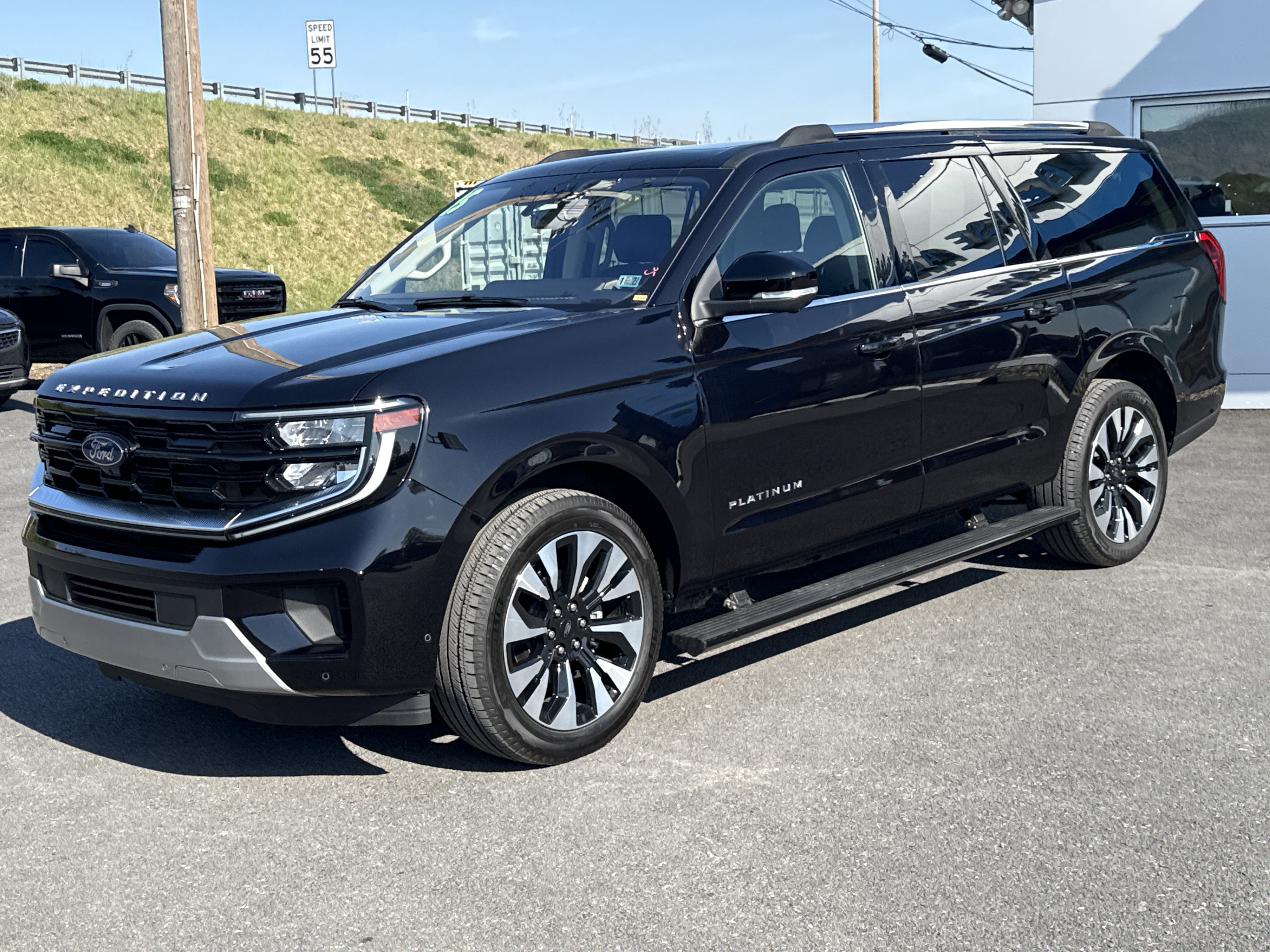 Used 2025 Ford Expedition Max Platinum w/ Driver's Package image 7