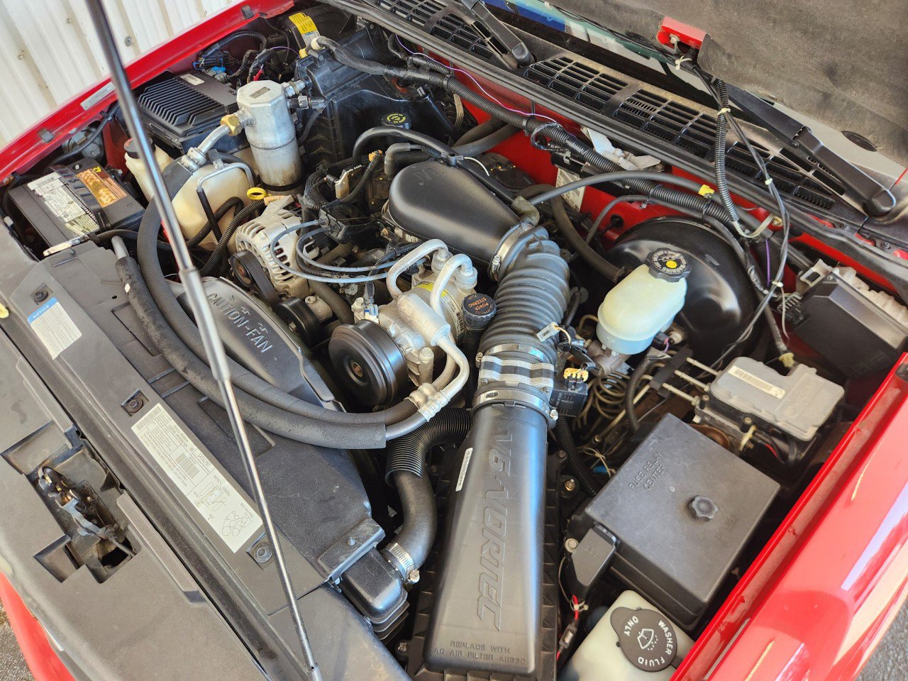 Used 2000 Chevrolet S10 Pickup LS w/ Preferred Equipment Group RWD image 9