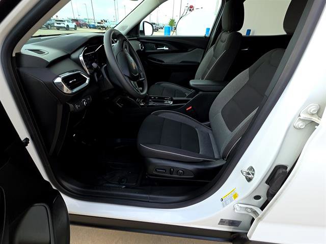 Used 2023 Chevrolet TrailBlazer LT w/ Convenience Package AWD/4WD image 11