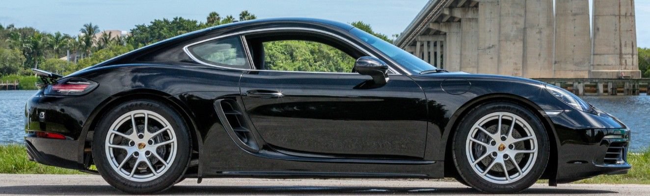 Used 2024 Porsche 718 Cayman w/ Sport Chrono Package RWD image 4