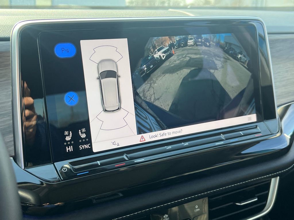 Certified 2025 Volkswagen Atlas SEL image 27