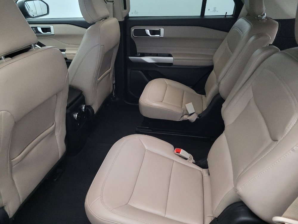 Used 2022 Ford Explorer XLT w/ Equipment Group 202A image 18