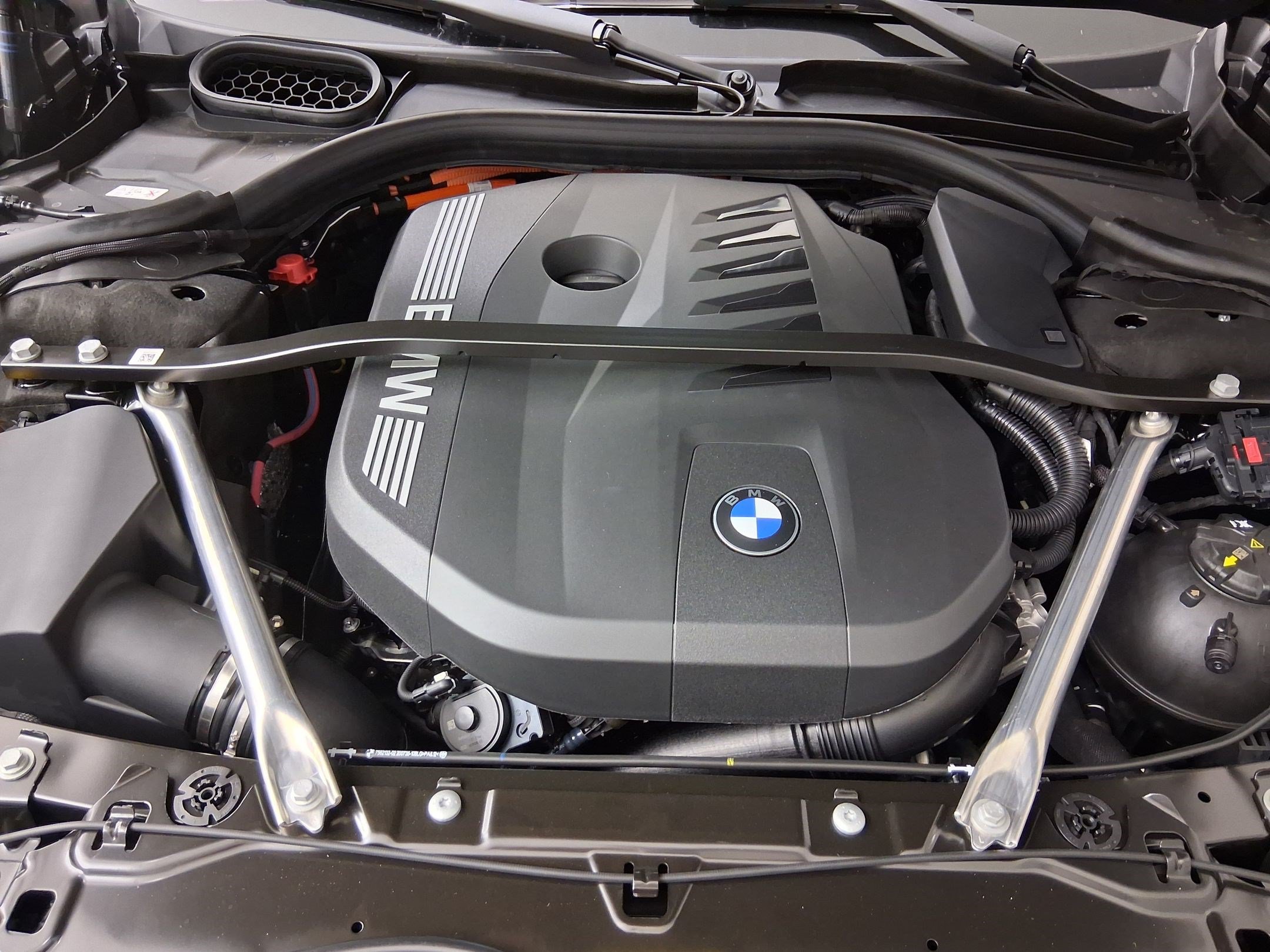New 2026 BMW 750e xDrive w/ Premium Package AWD/4WD image 30