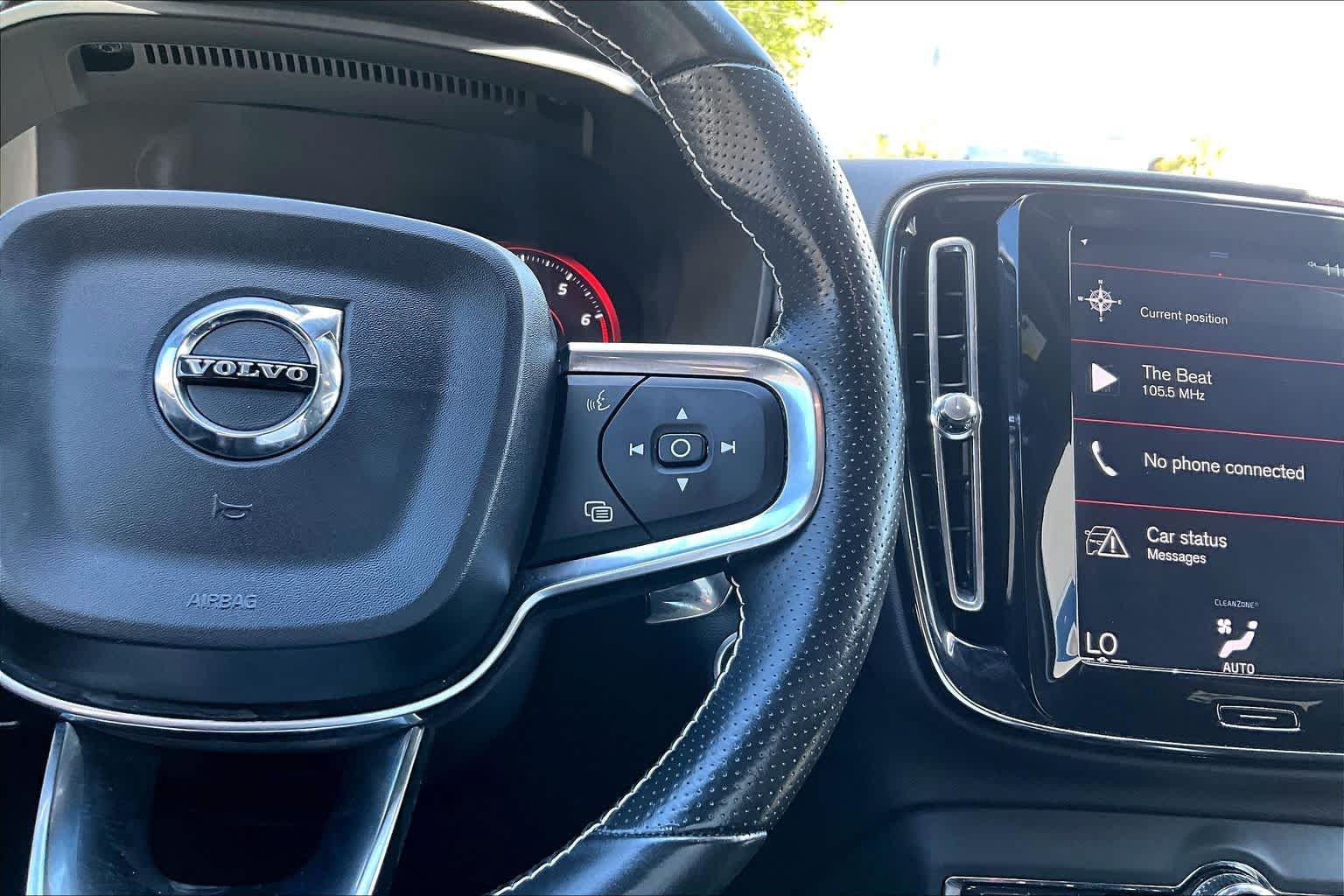 Used 2019 Volvo XC40 AWD T5 image 22