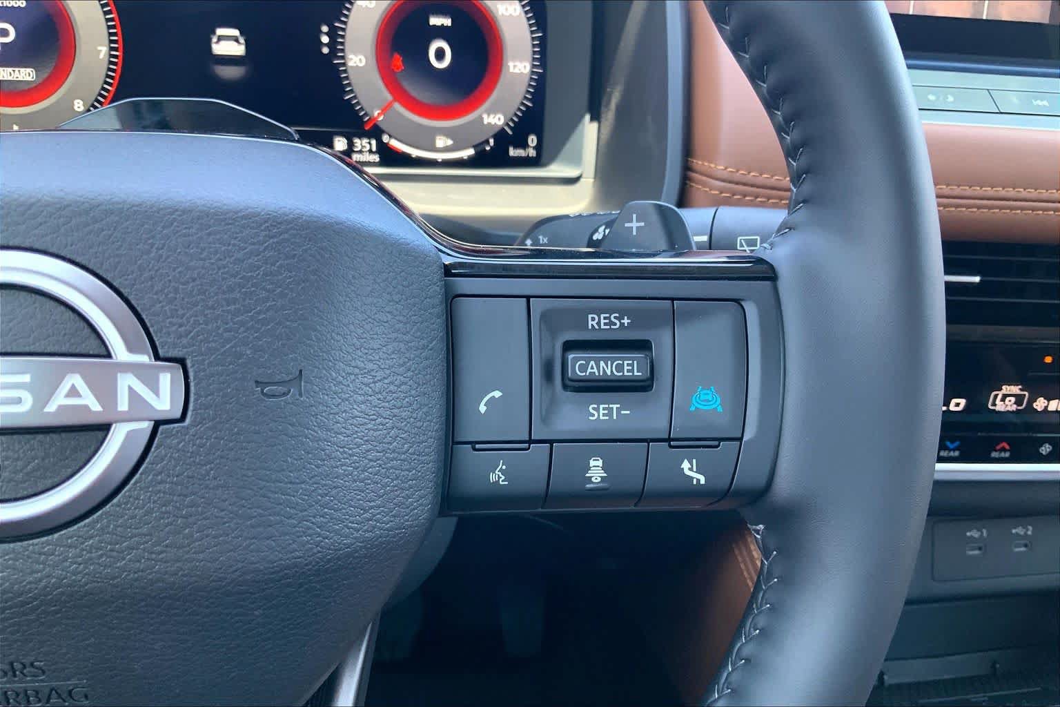 Used 2025 Nissan Rogue Platinum w/ Tech Package FWD image 25