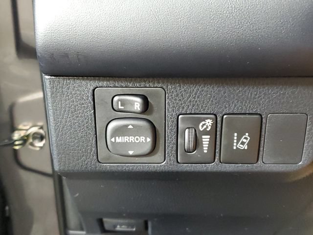 Used 2018 Toyota RAV4 XLE AWD/4WD image 31