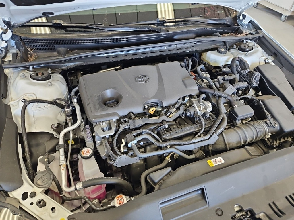 Used 2025 Toyota Camry LE w/ Convenience Package FWD image 2