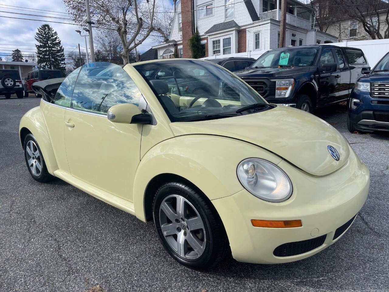 Used 2006 Volkswagen Beetle 2.5 PZEV 2dr Convertible (2.5L image 12