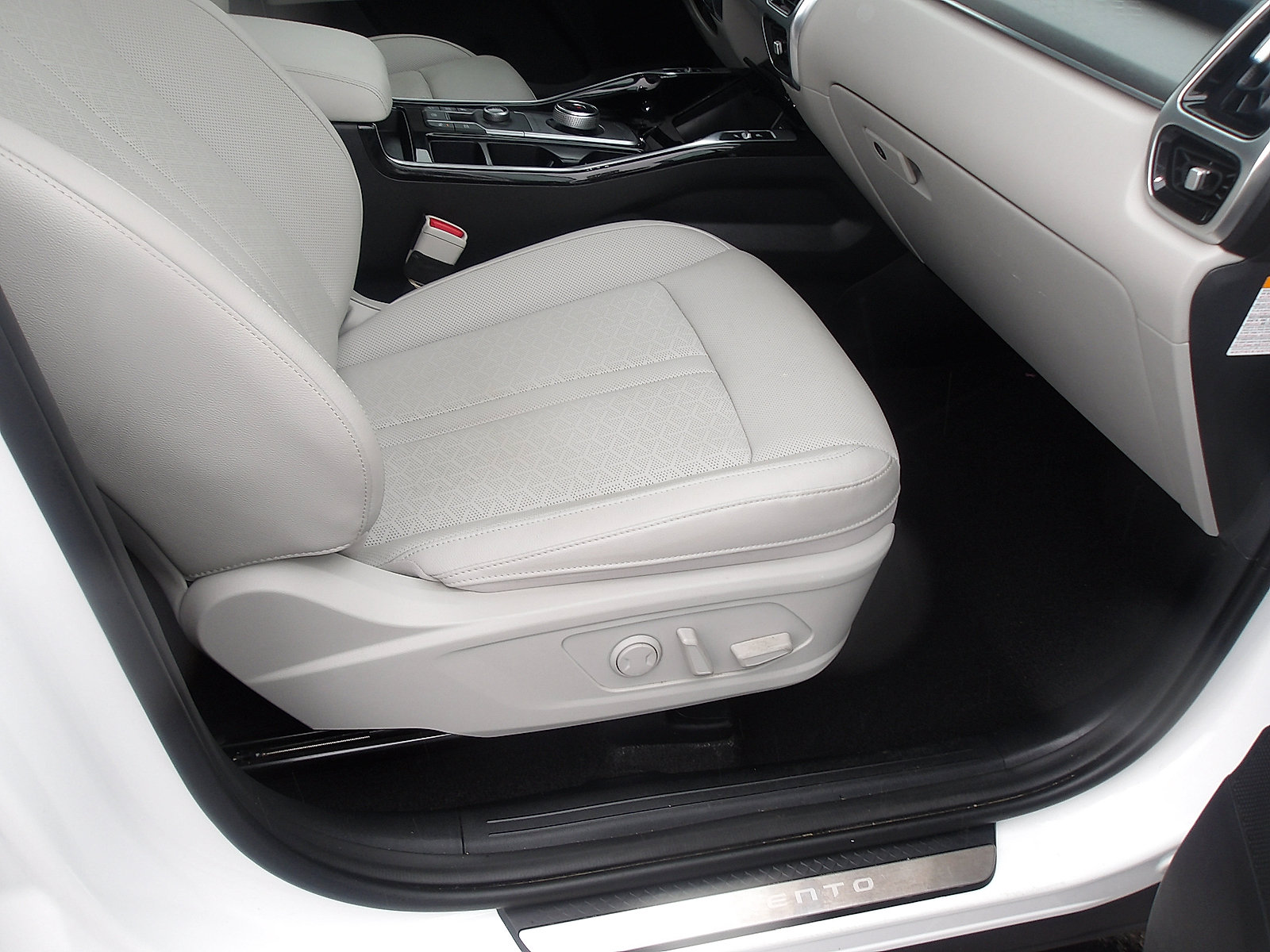 Used 2023 Kia Sorento SX Prestige w/ Panoramic Sunroof Package AWD/4WD image 10