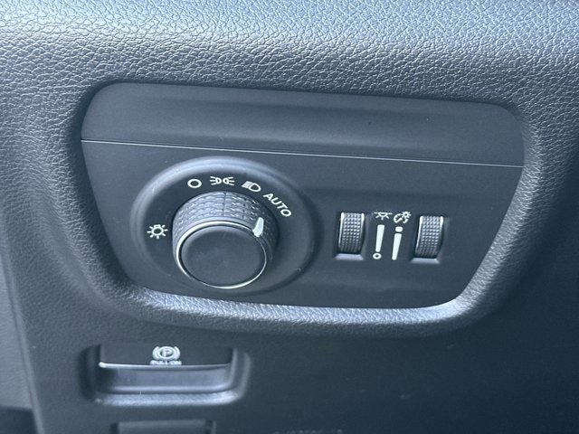 Certified 2021 Jeep Grand Cherokee L Laredo w/ Luxury Tech Group I image 27