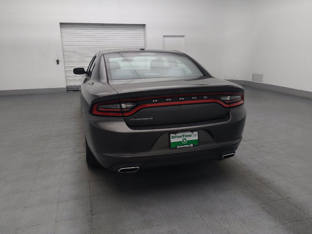 Used 2019 Dodge Charger SXT RWD image 6