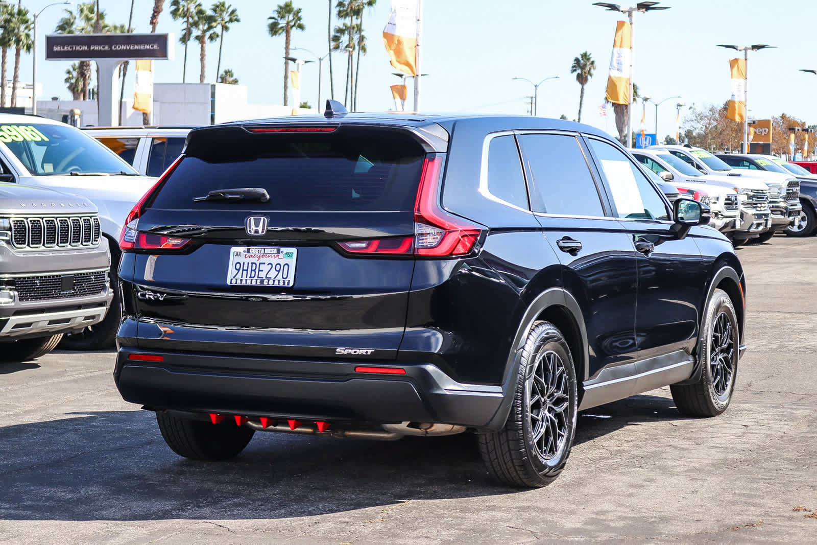 Used 2023 Honda CR-V LX image 4