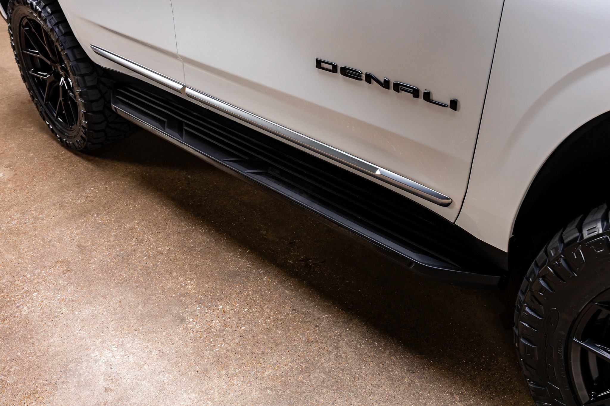 Used 2024 GMC Yukon Denali AWD/4WD image 13