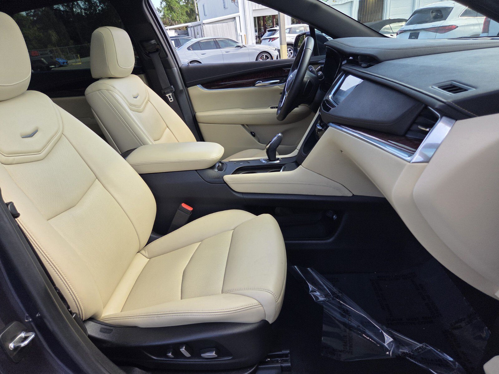 Used 2019 Cadillac XT5 Luxury FWD image 17