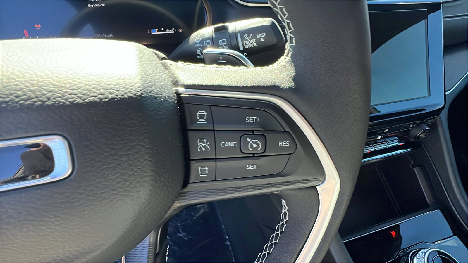 New 2025 Jeep Grand Cherokee Altitude image 25