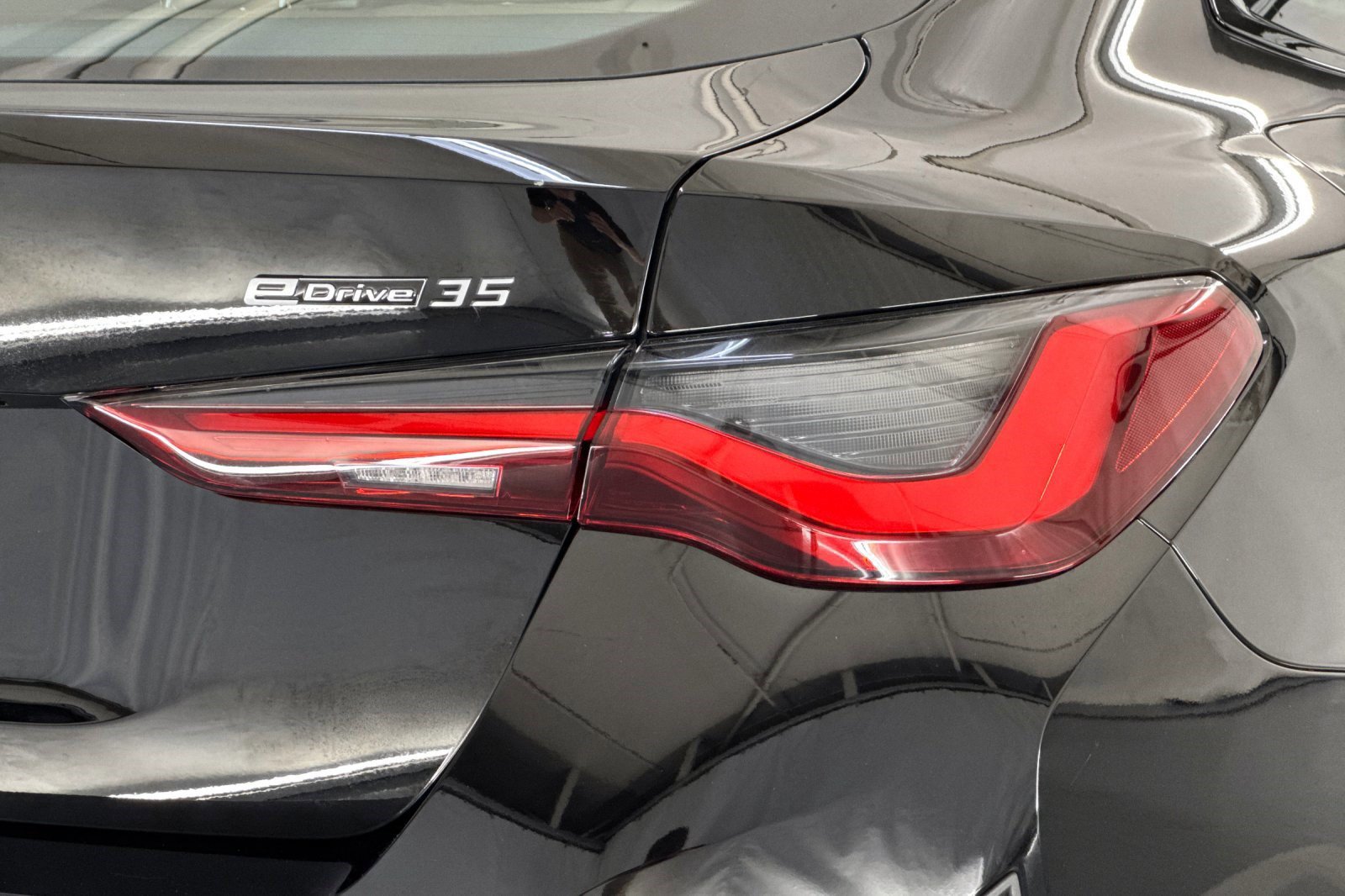 Used 2023 BMW i4 eDrive35 RWD image 12