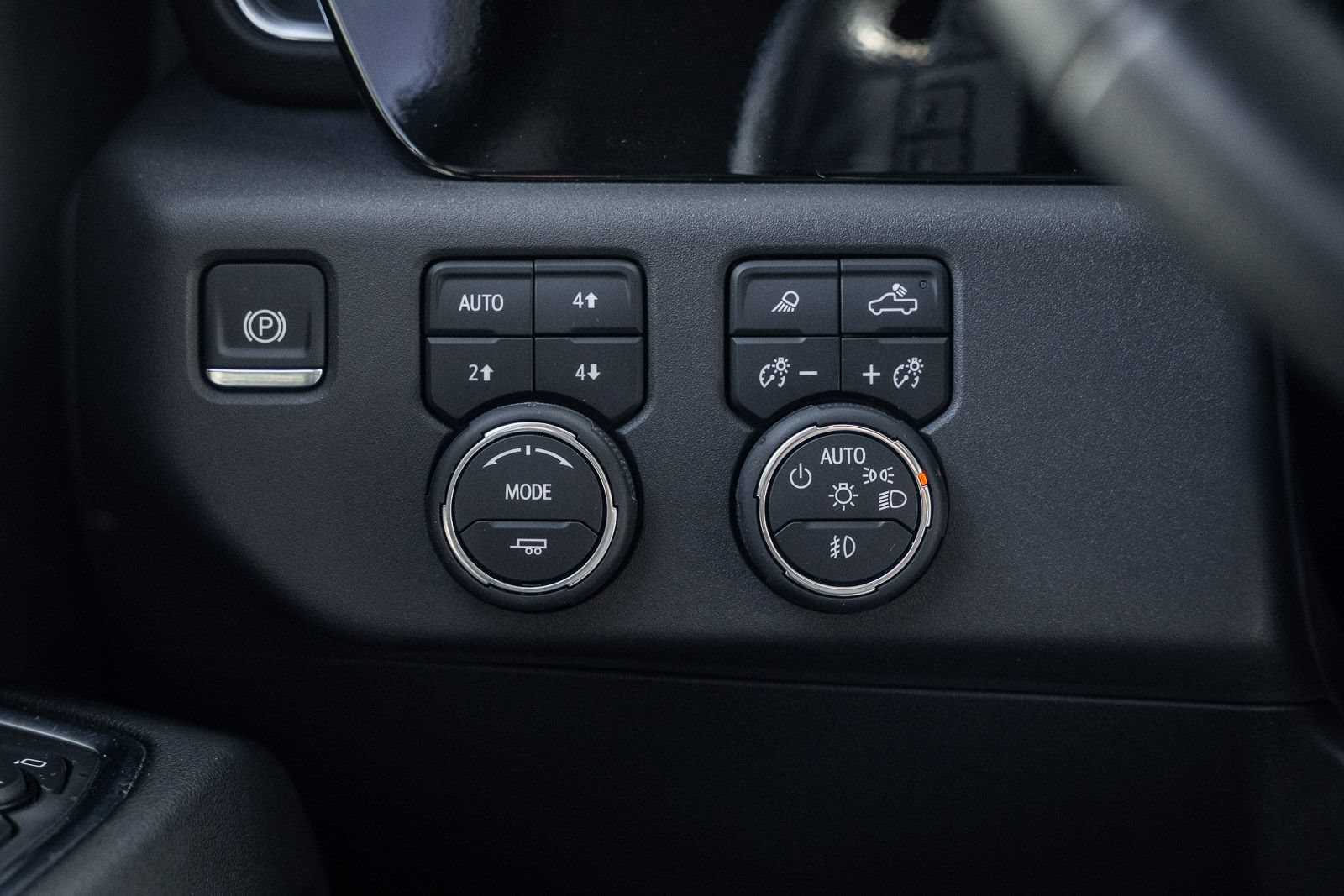 Used 2024 Chevrolet Silverado 1500 LT Trail Boss w/ Convenience Package II AWD/4WD image 26