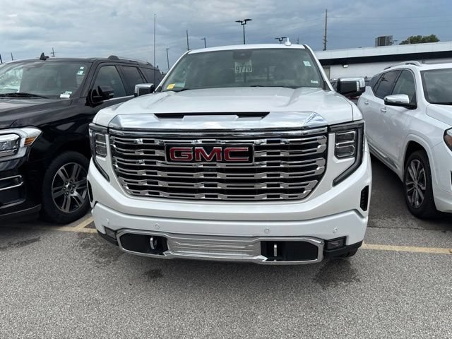 Used 2022 GMC Sierra 1500 Denali w/ Denali Reserve Package AWD/4WD image 3