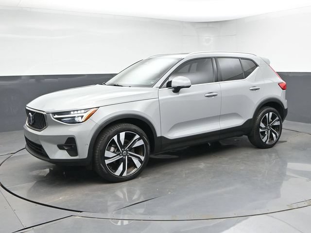Used 2024 Volvo XC40 B5 Plus w/ Protection Package Premier AWD/4WD image 4
