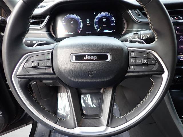 Used 2024 Jeep Grand Cherokee Laredo AWD/4WD image 13