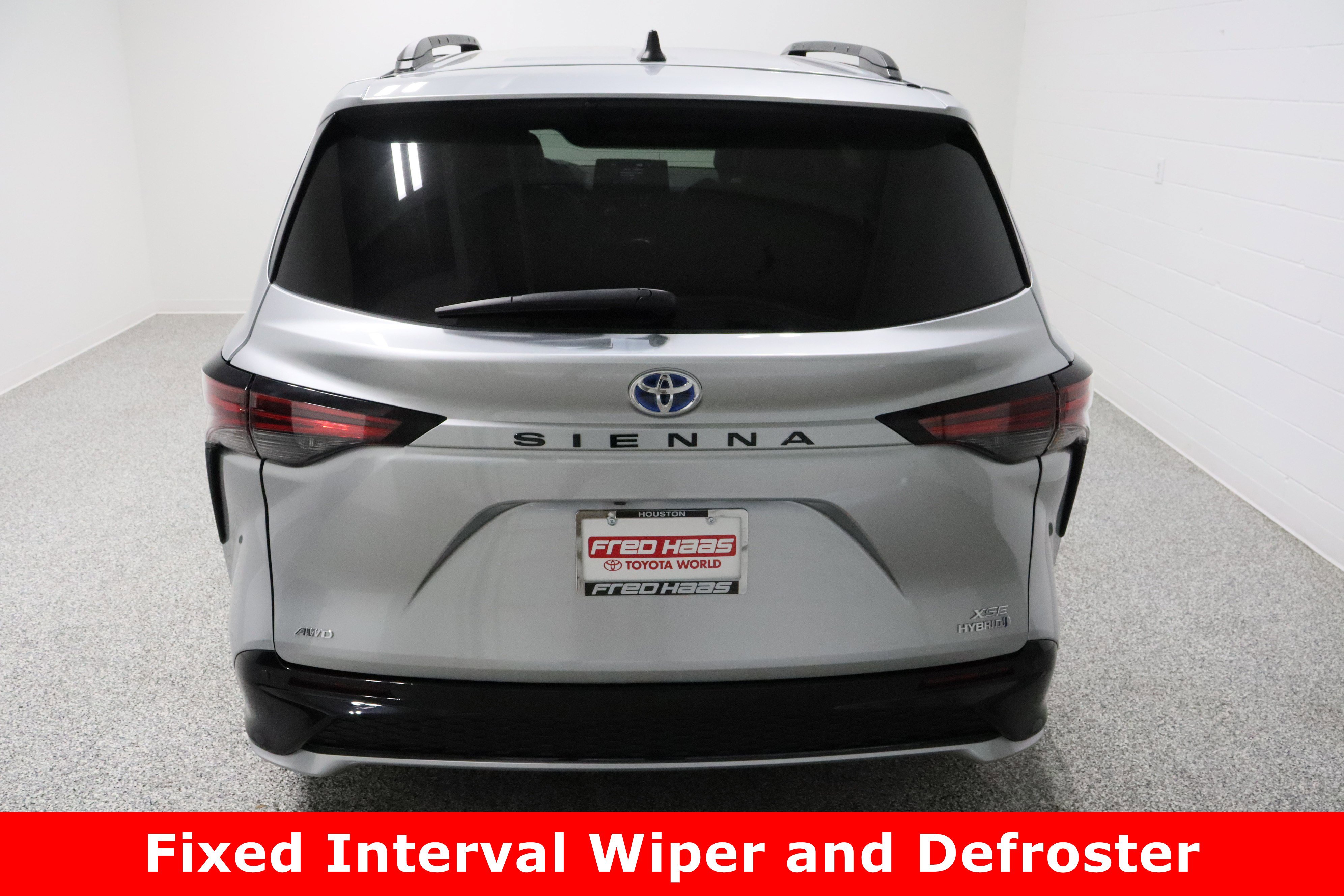 Used 2023 Toyota Sienna XSE image 8