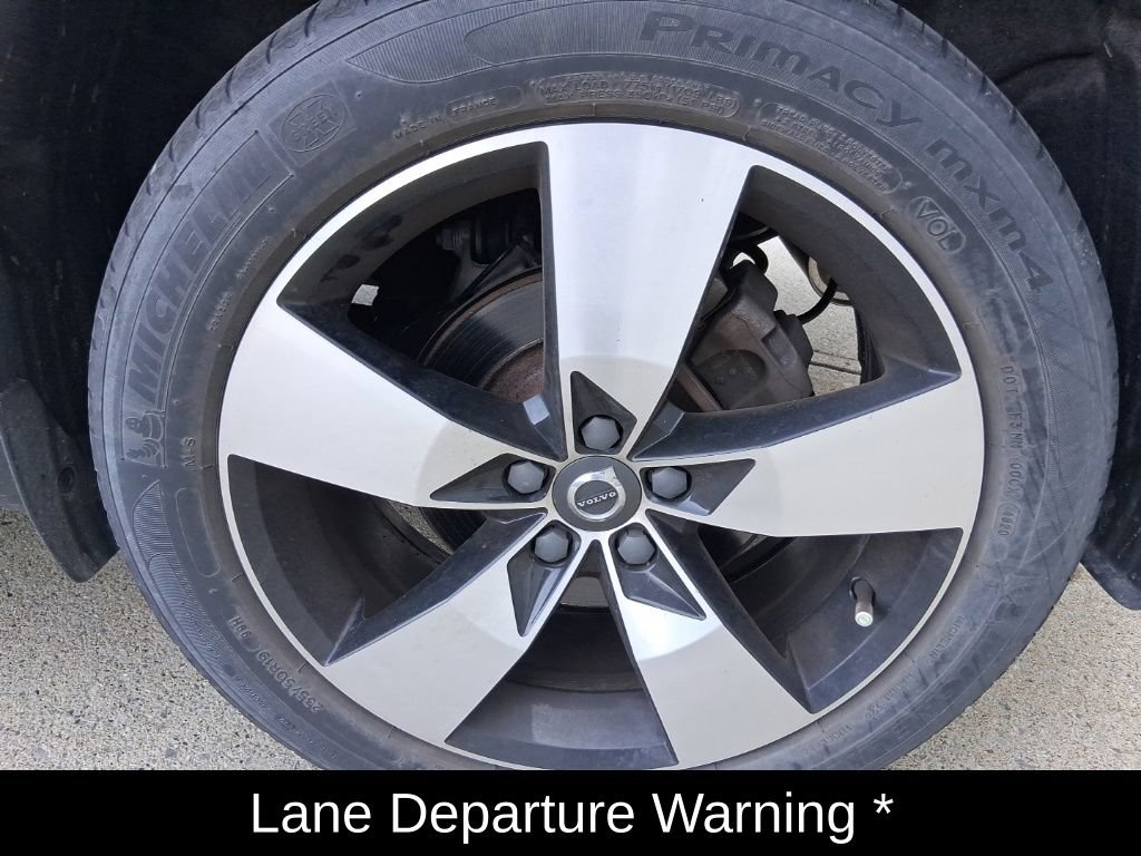 Used 2021 Volvo XC40 T5 Momentum w/ Protection Package Premier AWD/4WD image 9