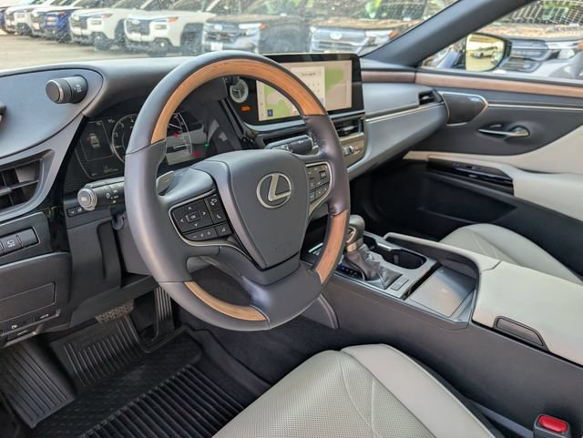Used 2024 Lexus ES 350 Ultra Luxury w/ Accessory Package (Z1) FWD image 9