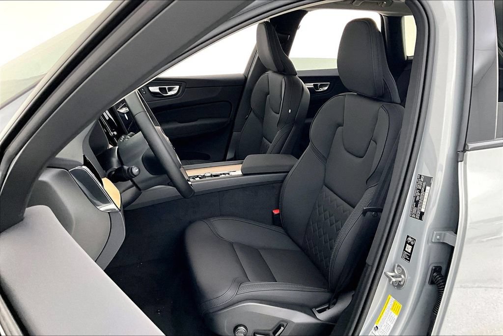 New 2026 Volvo XC60 B5 Core w/ Climate Package AWD/4WD image 24