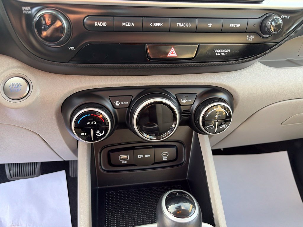 Used 2025 Hyundai Venue SEL FWD image 28