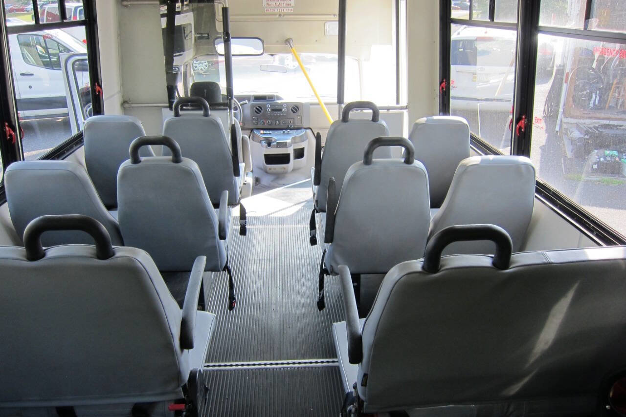 Used 2014 Ford E-450 and Econoline 450 Super Duty w/ Shuttle Bus Prep Package image 22