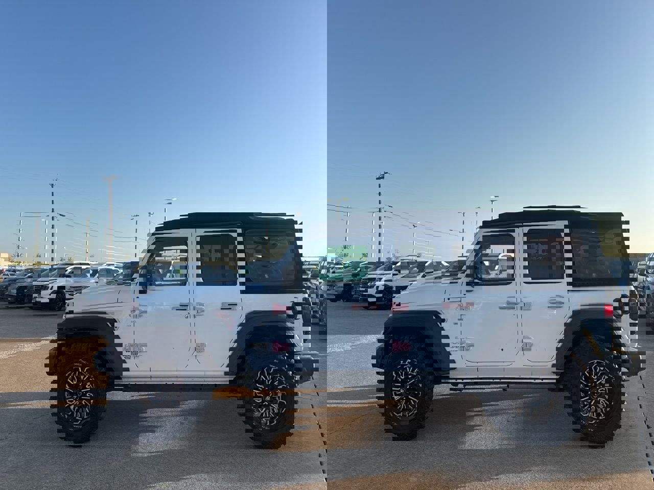 Used 2021 Jeep Wrangler Unlimited Sport image 12