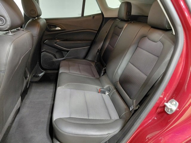 Used 2025 Chevrolet Trax LT image 32