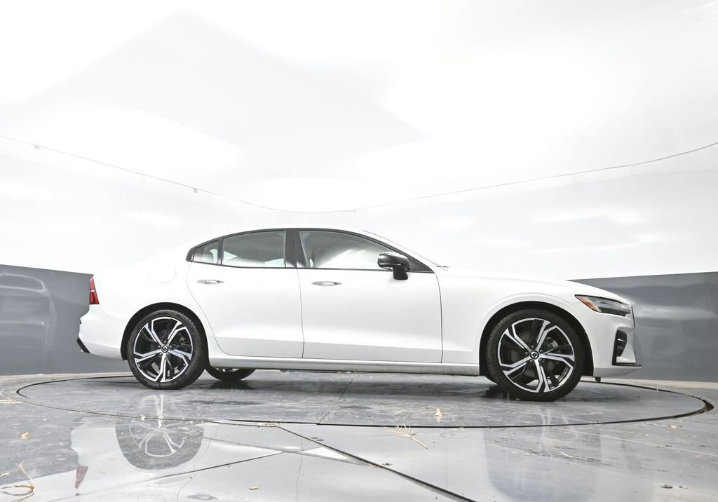 Used 2024 Volvo S60 B5 Core image 50