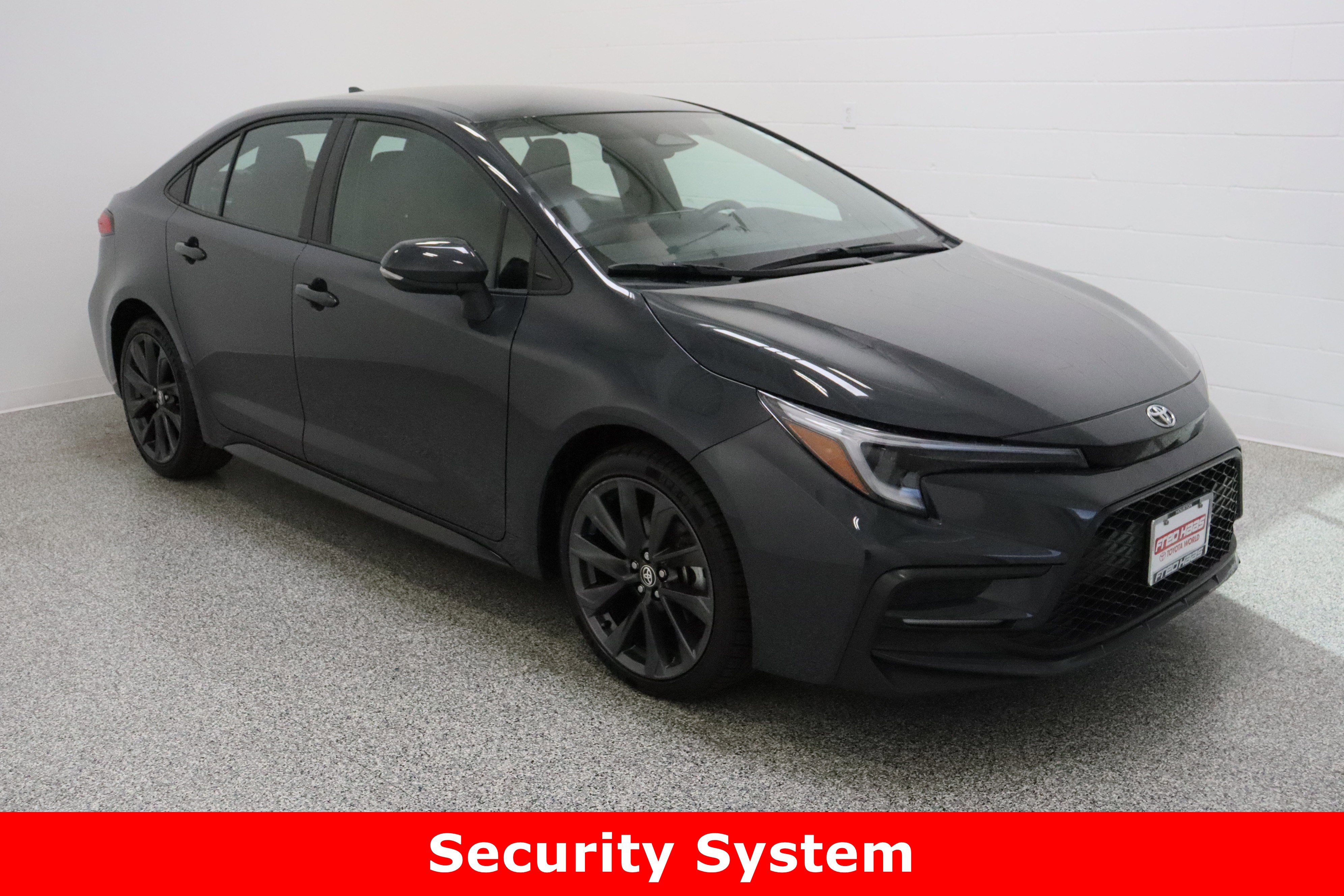 Used 2025 Toyota Corolla SE FWD image 4