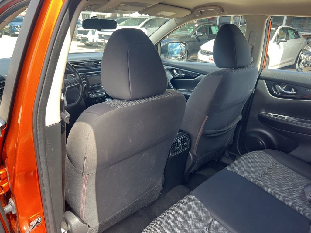 Used 2017 Nissan Rogue Sport SV w/ SV All-Weather Package AWD/4WD image 9