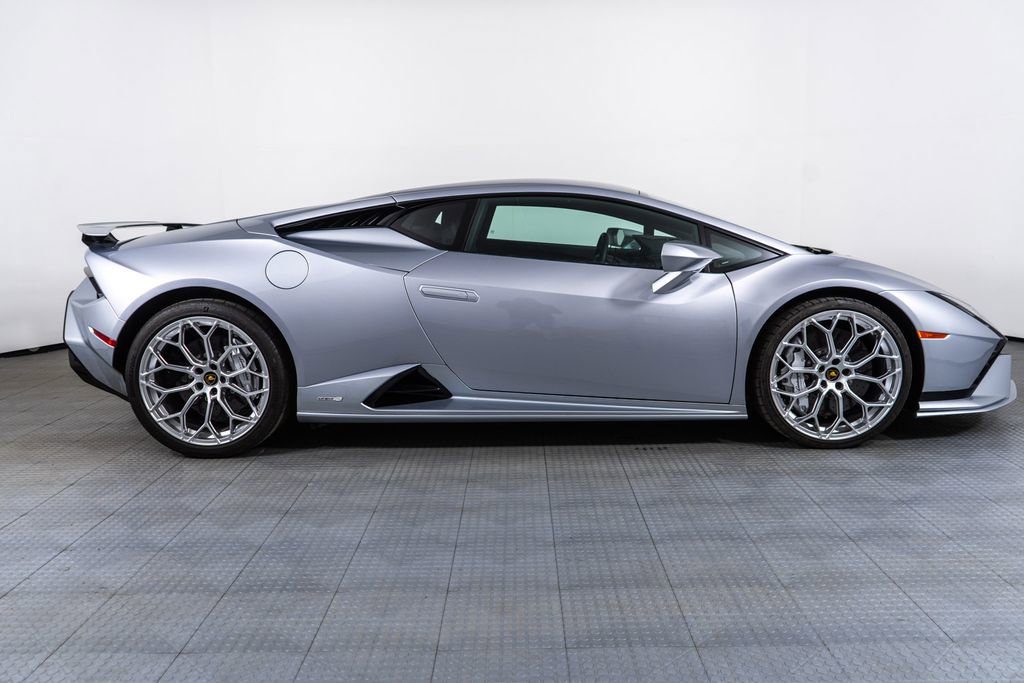 Used 2023 Lamborghini Huracan Tecnica image 8