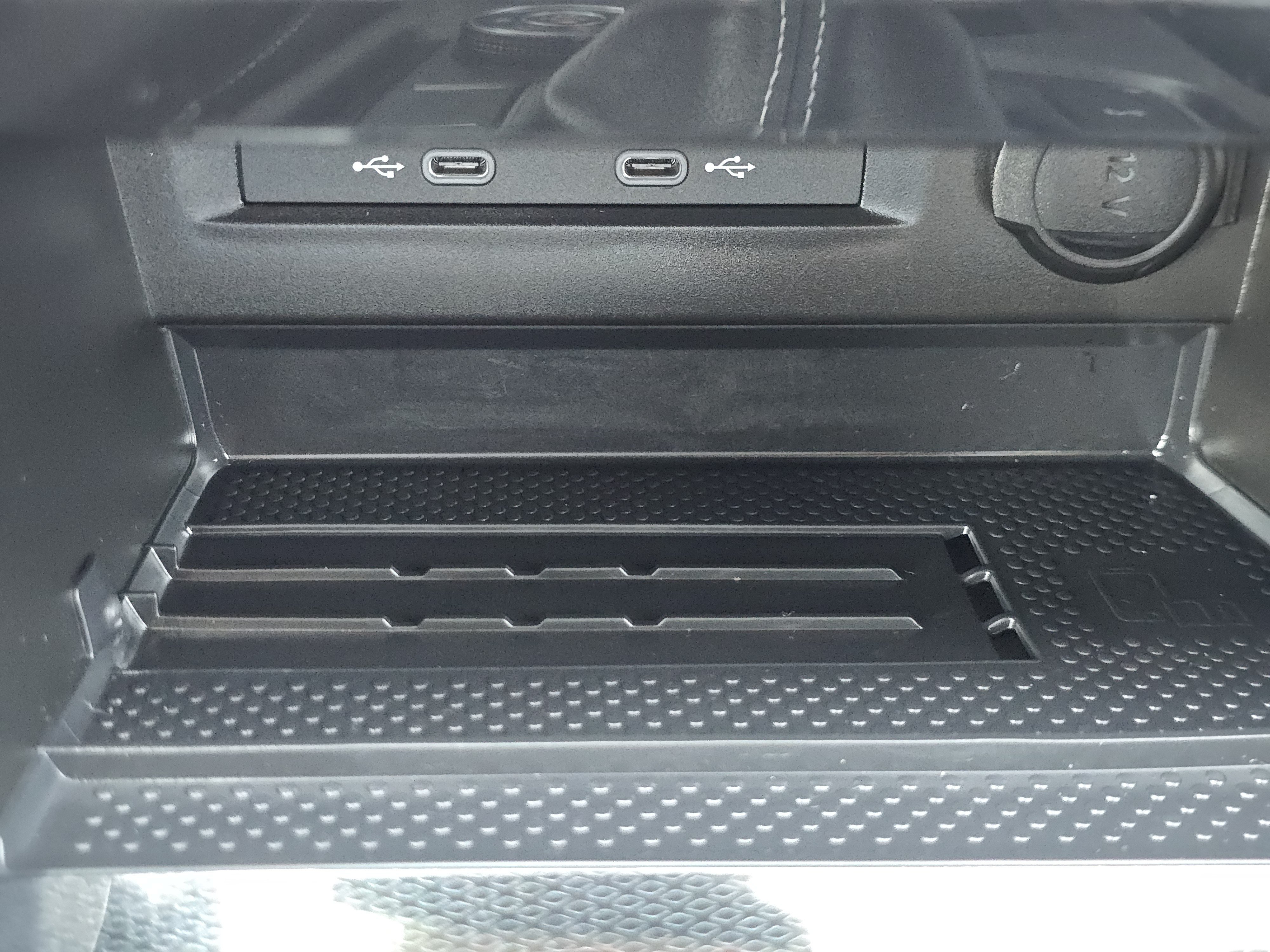 Certified 2025 Volkswagen Taos SEL AWD/4WD image 13