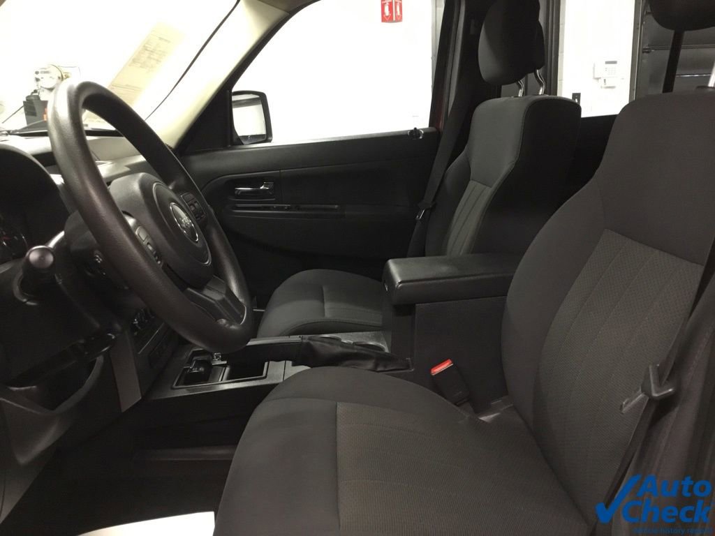 Used 2011 Jeep Liberty Sport image 21