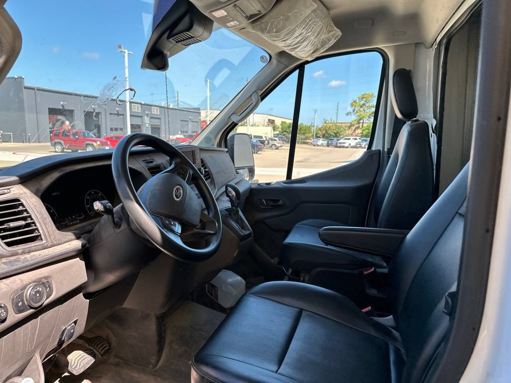 Used 2023 Ford Transit 350 DRW RWD image 3