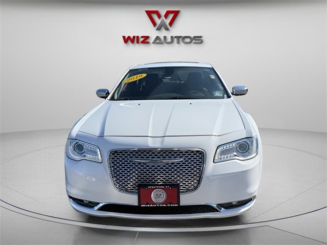 Used 2019 Chrysler 300 Limited image 2