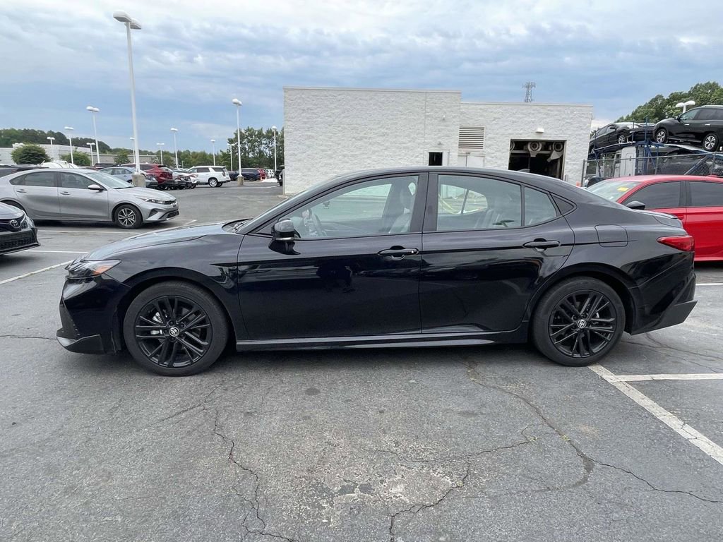 Used 2025 Toyota Camry SE FWD image 12