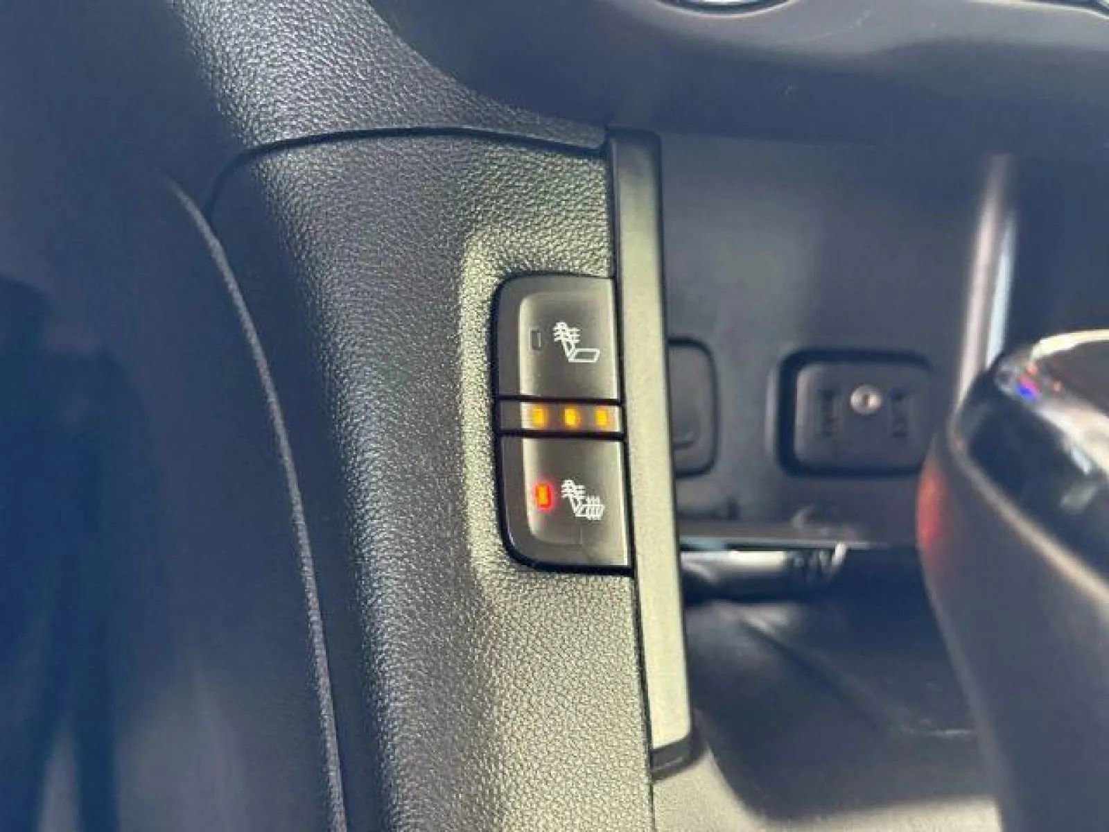 Used 2019 GMC Acadia SLT w/ LPO, Floor Liner Package image 30