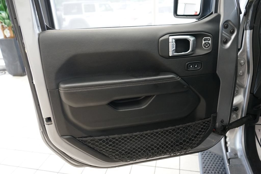 Used 2021 Jeep Wrangler Unlimited Sahara AWD/4WD image 21