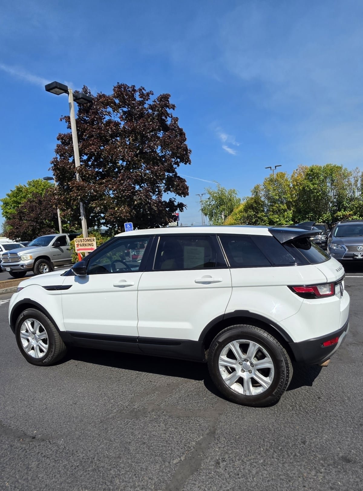 Used 2016 Land Rover Range Rover Evoque SE Premium AWD/4WD image 4