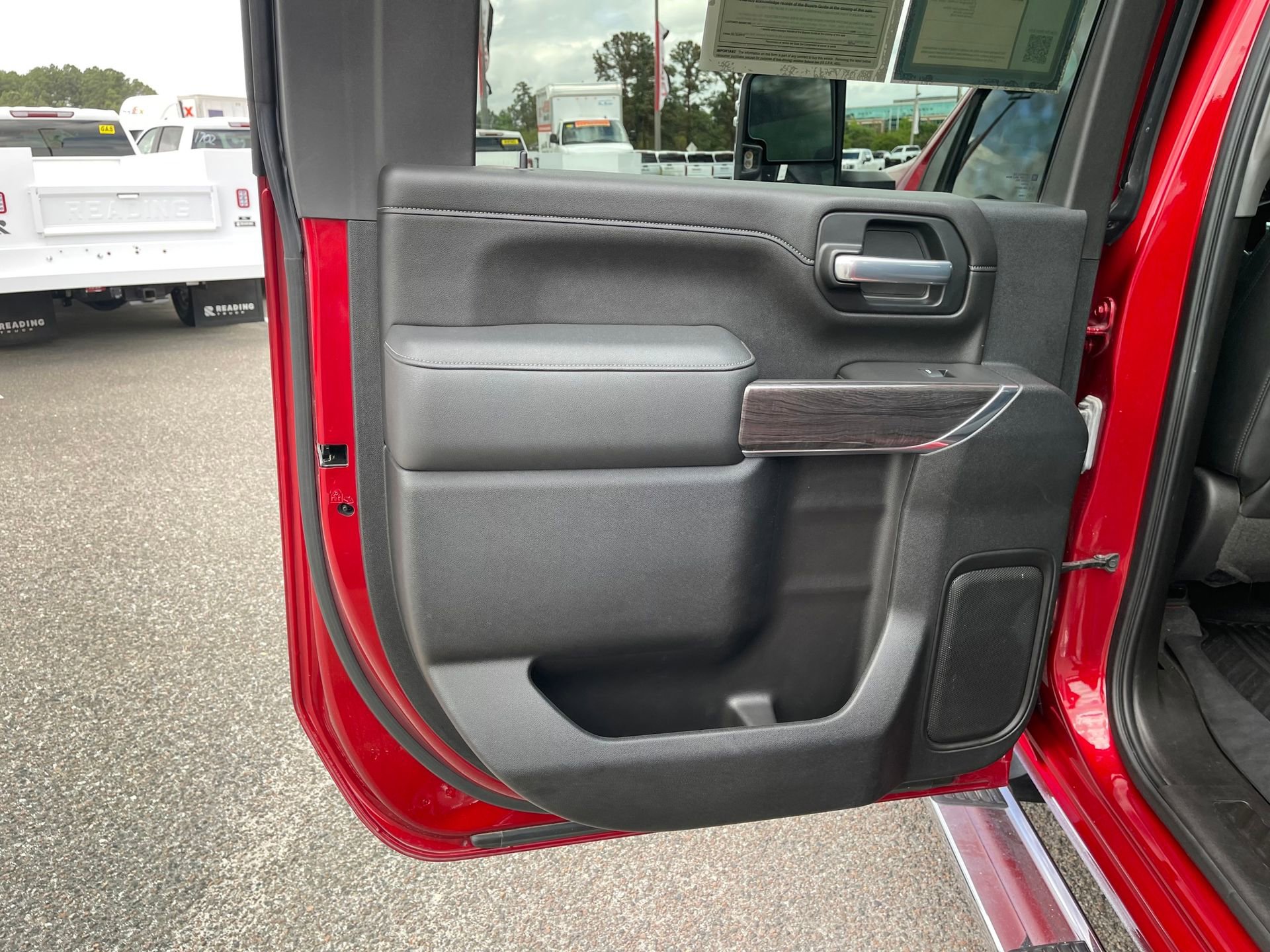 Used 2021 Chevrolet Silverado 2500 LTZ w/ LTZ Premium Package AWD/4WD image 20